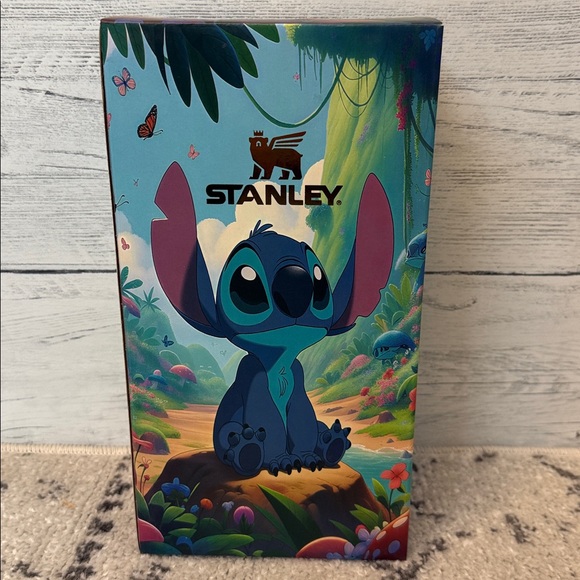 NWT Stanley Quencher 40oz Tumbler with Stitch Design - Picture 5 of 7